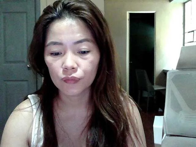 Wildhotsinglemom69 — hi welcome to my room.. :) if you join me will you will be satisfied and enjoy :)