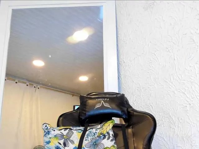 xionelagatee — Happy new year guys! help me squirt for you 