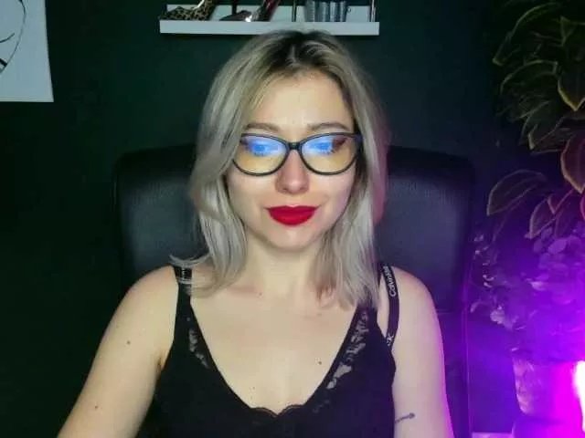 xxHeidiLove on BongaCams