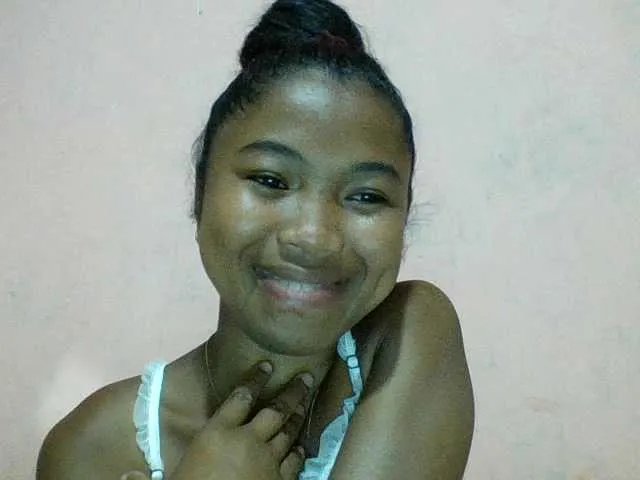 Yaellah — Freechat on BongaCams