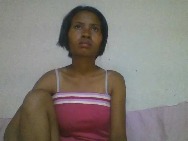 YoungNatie on BongaCams