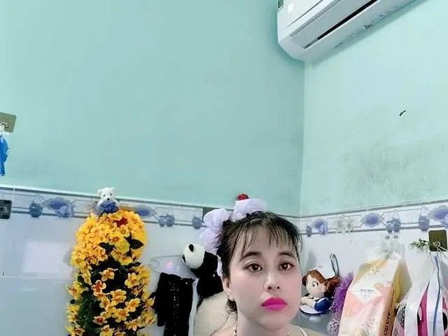 Youngsee69 on BongaCams