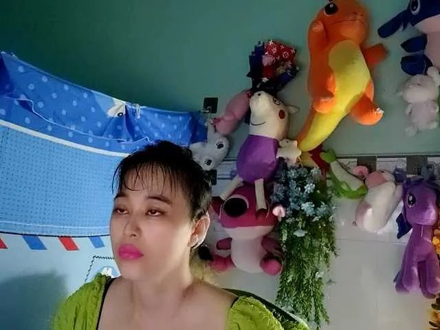 Youngsee69 on BongaCams