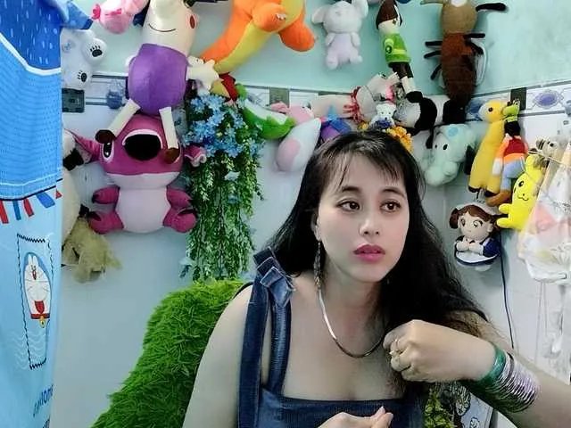 Youngsee69 on BongaCams