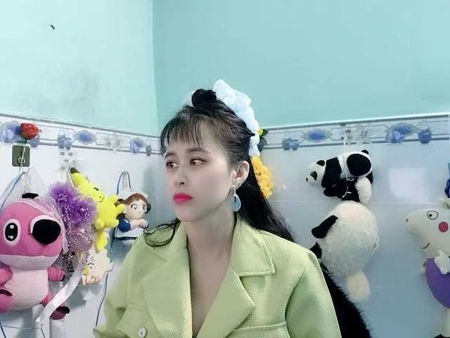 Youngsee69 on BongaCams