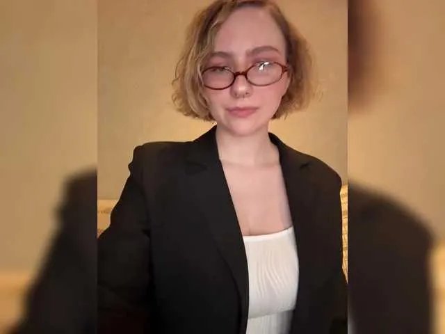 Your-Girlfriend on BongaCams