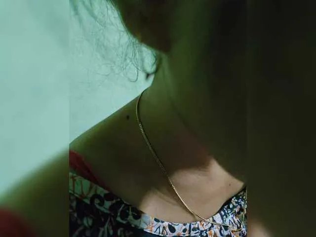 Freechat YourAadhya on BongaCams