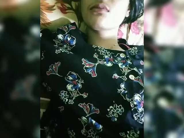 Freechat YourAadhya on BongaCams