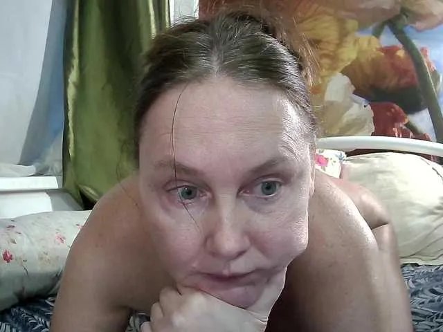 Yoursex2022 on BongaCams