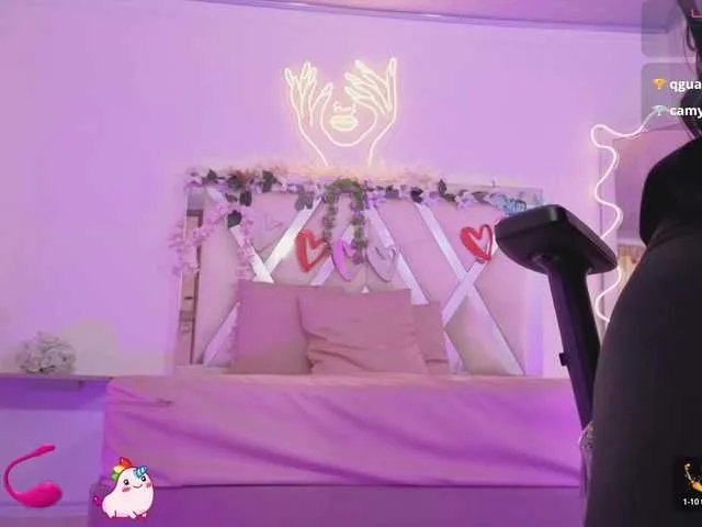 ZURY-TAY on BongaCams