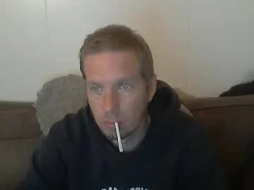 2small4you83 on Chaturbate