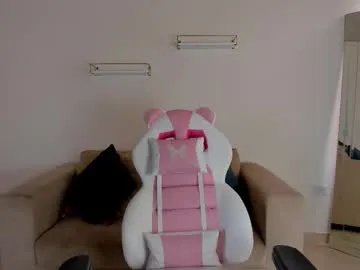 _april_smith_ on Chaturbate