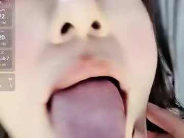 _iuiu_ on Chaturbate