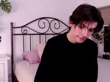 a_lf — off t-shirt 5 min [245 tokens remaining] #18 years old and #new here