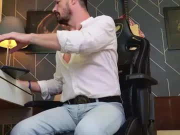 aaronbomer on Chaturbate