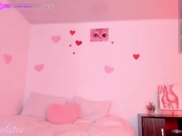 aby_whitee on Chaturbate