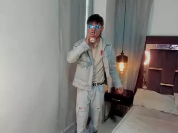 acidmilo on Chaturbate