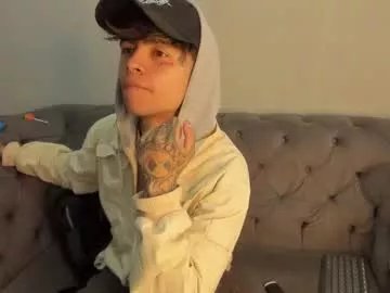 acidmilo on Chaturbate