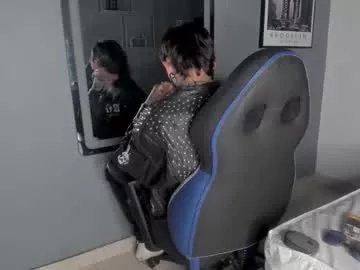 acidmilo on Chaturbate