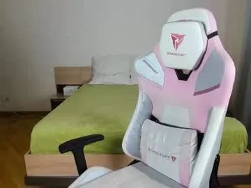 Freechat adelina_cowell on Chaturbate