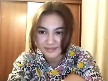adelinehaefner on Chaturbate