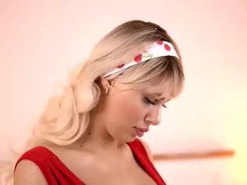 adelineking on Chaturbate