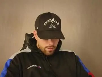 ades_lowe on Chaturbate