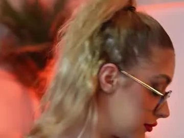 aileenaxa on Chaturbate