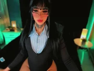 alicebby_bigcock19 on Chaturbate