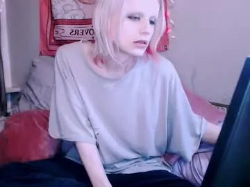 alien_bella on Chaturbate