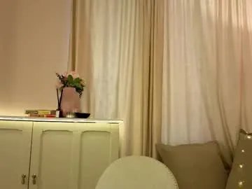 alisia_mars — GOAL: Seductive tease tongue [14 tokens remaining] I'm hot sweet and sexy teen with big boobs and sexy ass ~ i'd love to play with my domi #bigass #bigboobs #curvy #anal #fuckmachine