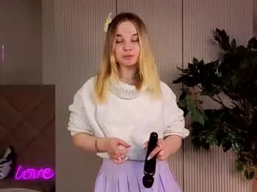 althenabrach — GOAL: I'm a cat today. make me show my claws [33 tokens remaining] FAV patterns 12244 88. Hi, I'm Betty #feet #blonde #18 #teen #young