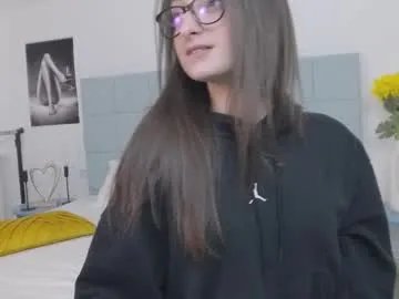 amalliajade — Cum show @ goal [326 Tokens Left]  New here , let's reach my goal and make me cum   #teen #lovense #18 #young #skinny