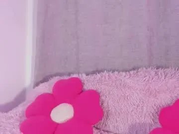 ameliiaa_smith — GOAL: Twerk my delicious ass in doggystyle [45 tokens remaining] Let my movements hypnotize you and take you to pleasure 