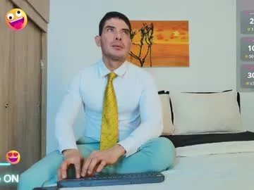 andrewstelee on Chaturbate