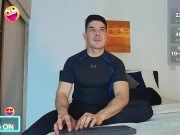 andrewstelee on Chaturbate