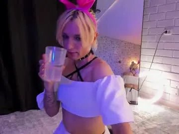 anjella_botton on Chaturbate