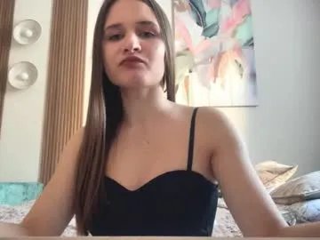 annabelswida — GOAL: show you the biggest smile in the world? Hey! My name is Mary, my first day here, support! #shy #new #18 #young #skinny [13 tokens remaining]
