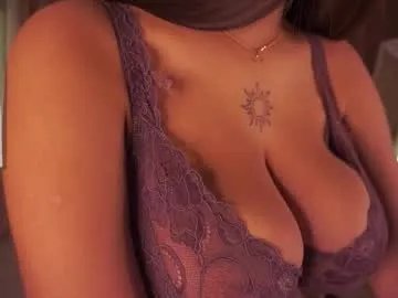 anuricbriny on Chaturbate