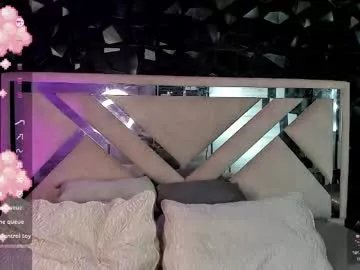 Freechat ari_sunshine on Chaturbate