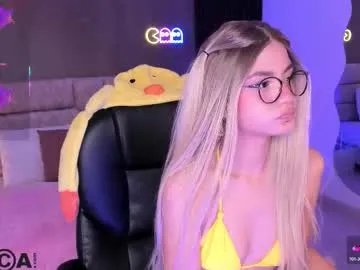 arinextdoor on Chaturbate