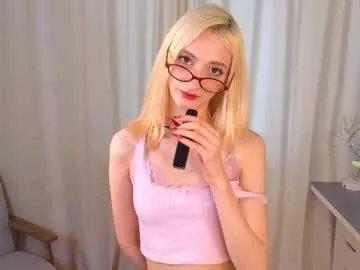 arlettebrougham on Chaturbate
