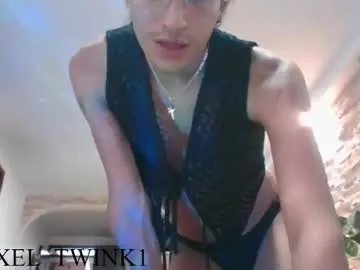 axellatino_ on Chaturbate