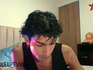 axellatino_ on Chaturbate