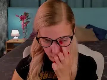 bella_stewartt on Chaturbate