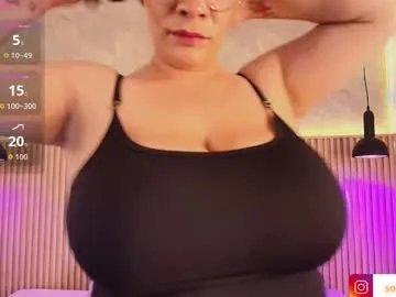 big_tits_in_your_face on Chaturbate