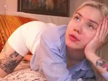 blue_bow on Chaturbate