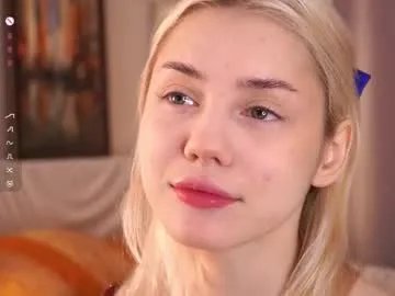 blue_bow on Chaturbate