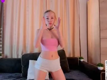 blushinbloom on Chaturbate