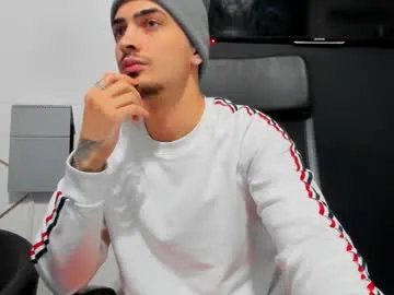 brandontatex on Chaturbate